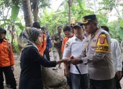 Kapolresta Tangerang Tinjau Lokasi Jatuhnya Santri Tenggelam di Kali Cidurian Kresek
