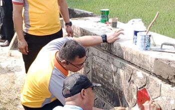 Polsek Tigaraksa Melaksanakan Kegiatan Revitalisasi Jembatan Merah Putih di Jalan Desa Taban–Daru Kecamatan Jambe