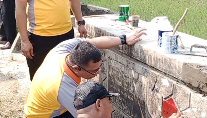 Polsek Tigaraksa Melaksanakan Kegiatan Revitalisasi Jembatan Merah Putih di Jalan Desa Taban–Daru Kecamatan Jambe