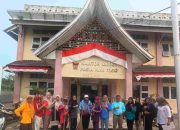 Goro-Goro Warga Pasia Nan Tigo Bersihkan Lingkungan, YLPK PERARI Selipkan Penyuluhan Hukum